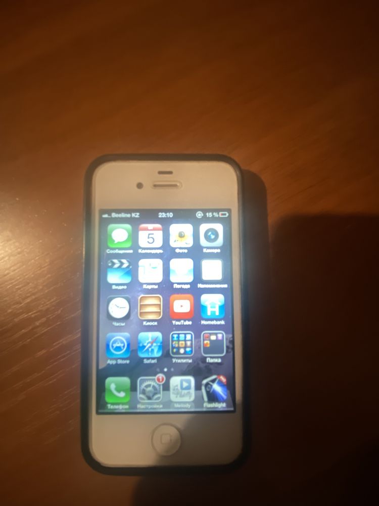 Продам IPhone 4S