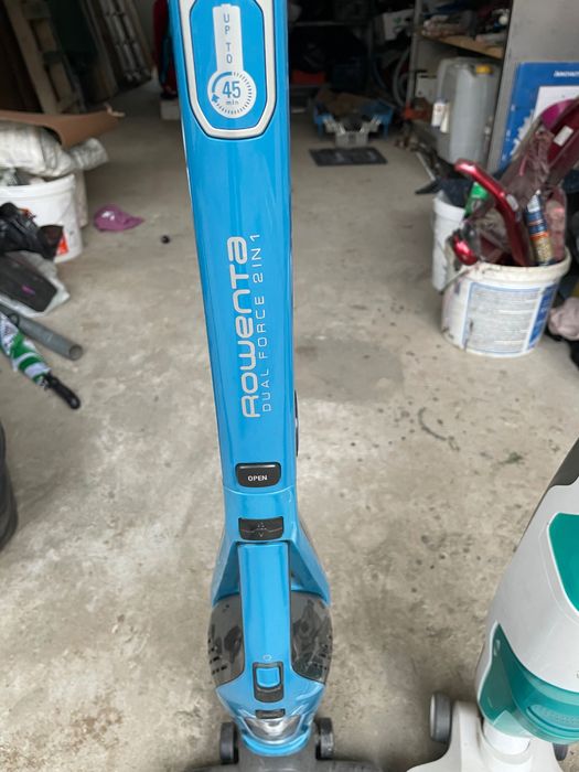 Aspirator cu baterie