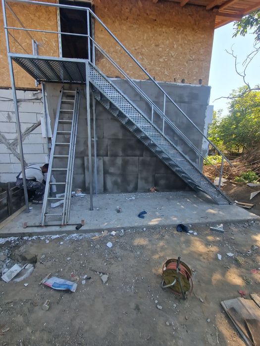 Scari metalice galvanizate