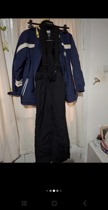 Costum schi în perfecta stare.