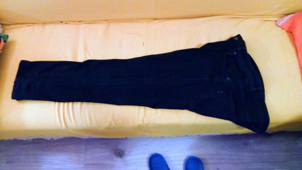 Черни дънки мъжки