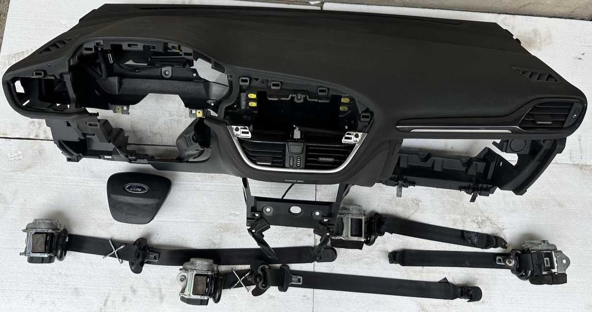 Арматурно табло колани airbag Ford Fiesta MK8 Lift Original