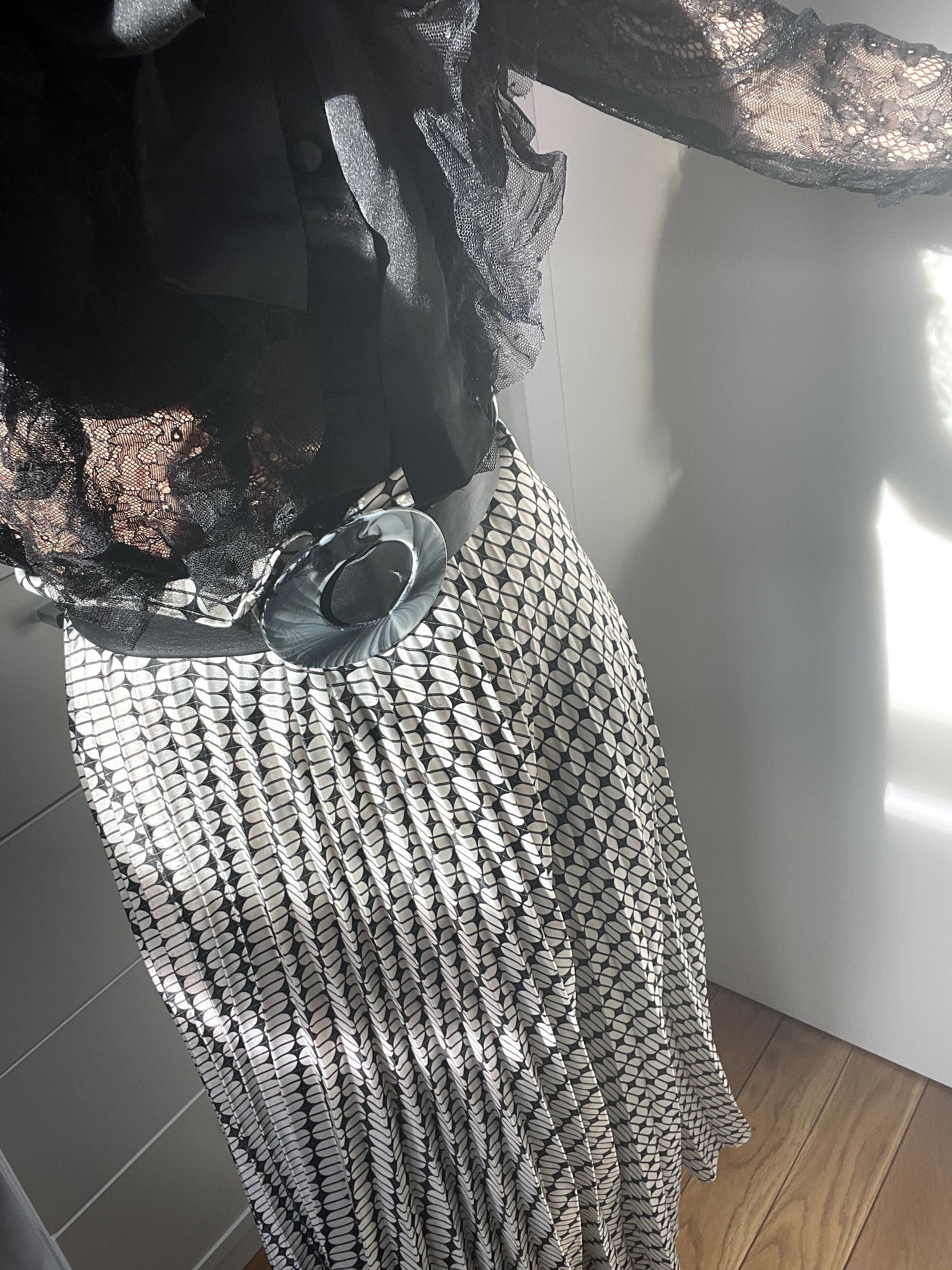Пола Zara - размер XS