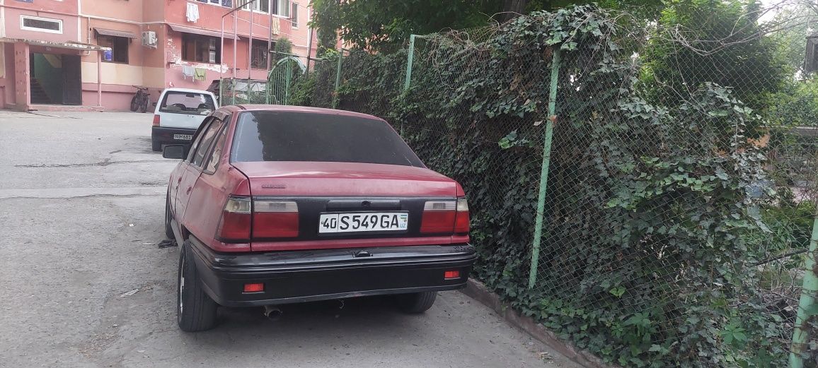 Мошина сотилади  1995 йил