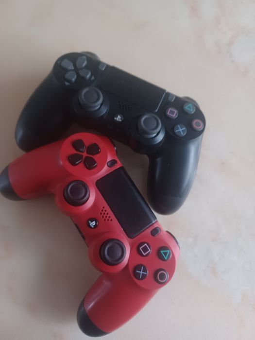 Consola ps 4 slim + 2 manete + 3 jocuri