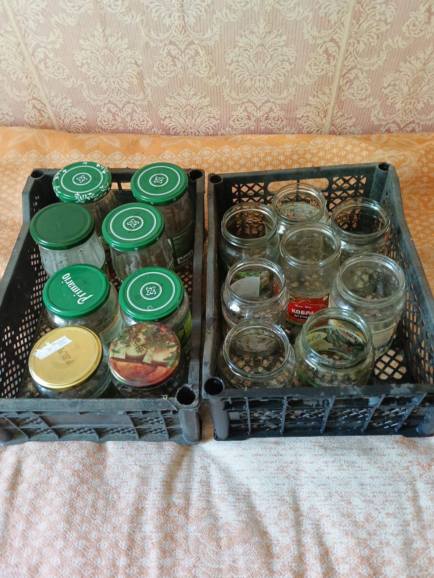 Продаю банки стеклянные  0,5,0,7,0,8, 1 и 2 литра .