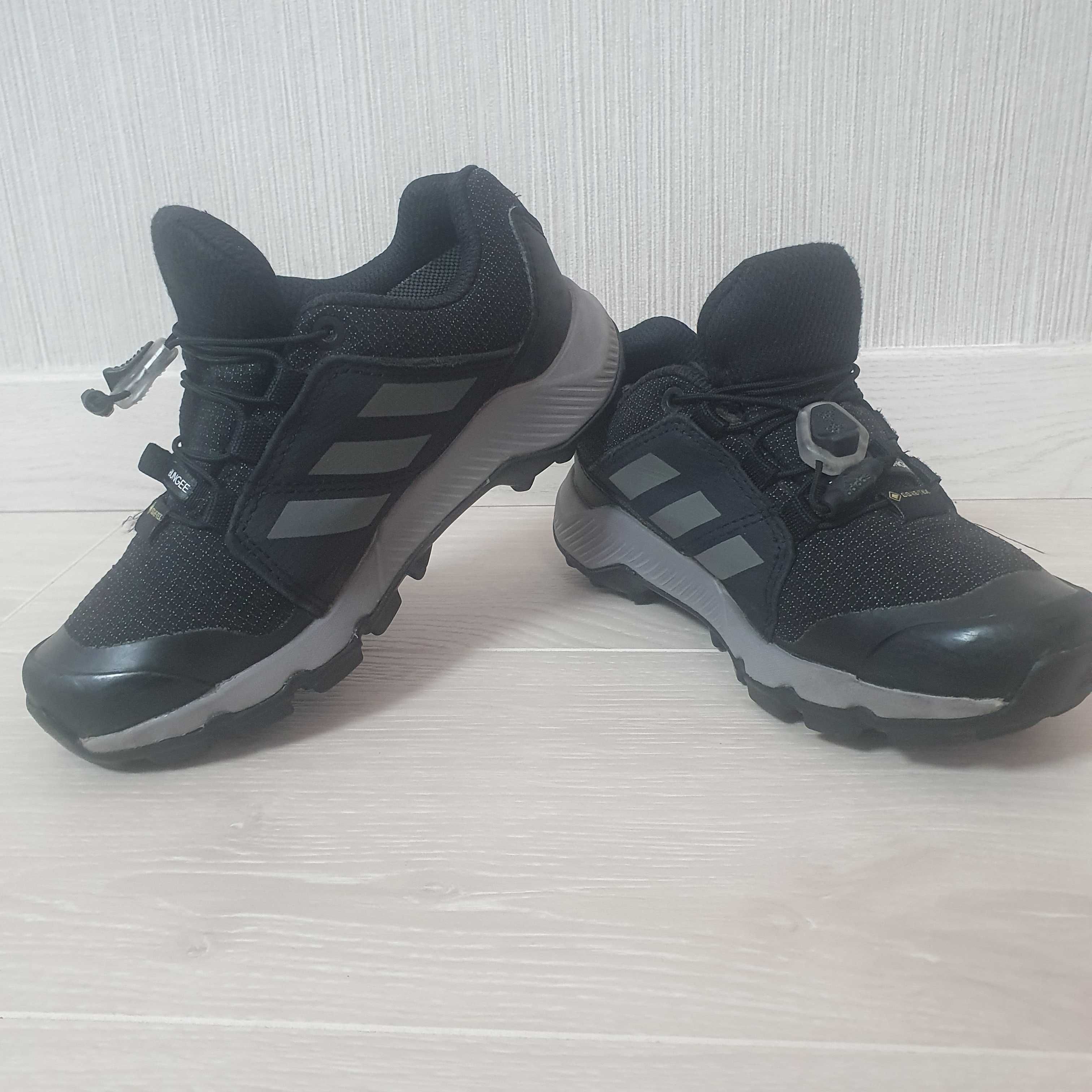 Adidas Terrex copii nr 29 aproape nou