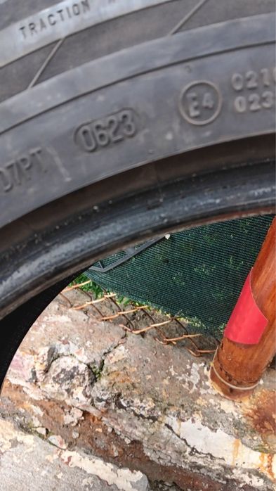 Летни гуми  Continental - 235/55/19. Карани два сезона, много запазени