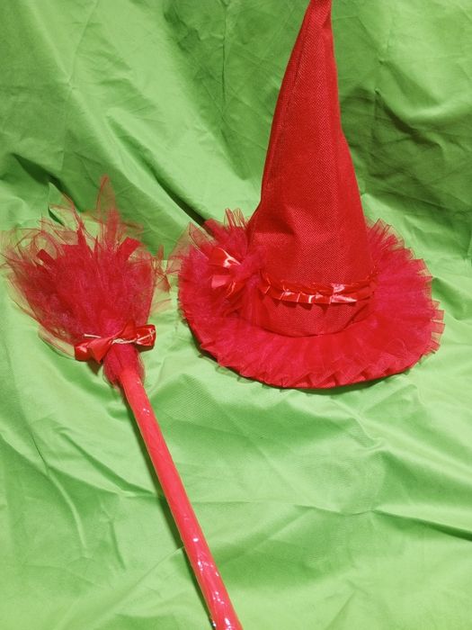 Метла, шляпа ведьмы Хеллоуин в наличии и на заказ