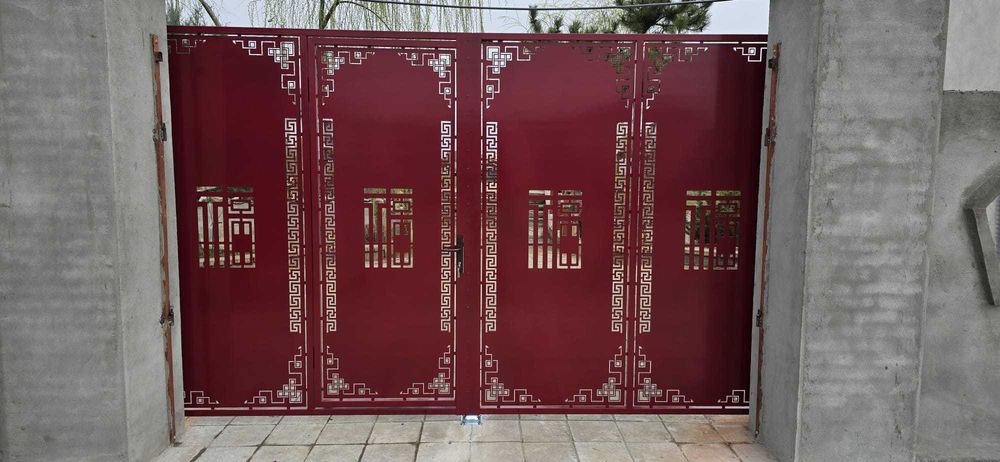 Poarta CNC decorativa din tabla traforata -modele moderne la comanda