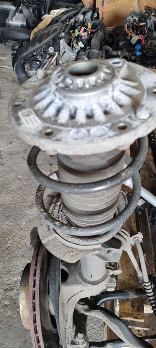 Amortizor fata stanga dreapta cu arc si flansa BMW  F36 cod 6883330