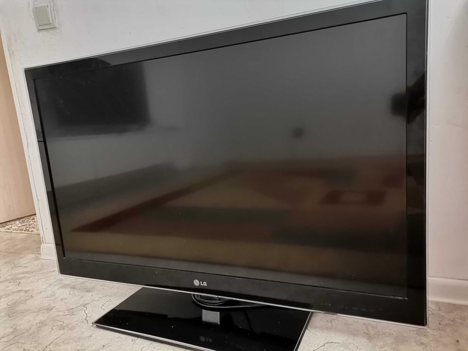 Продам Телевизор LG в не рабочем состоянии