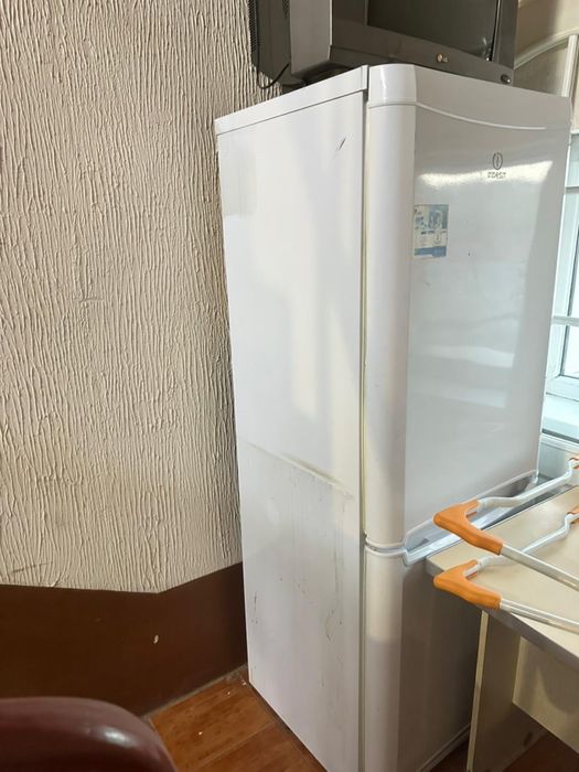 Продаю Холодильник