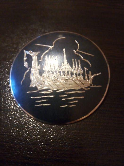 Здравейте! Представям на вашето внимание две винтидж