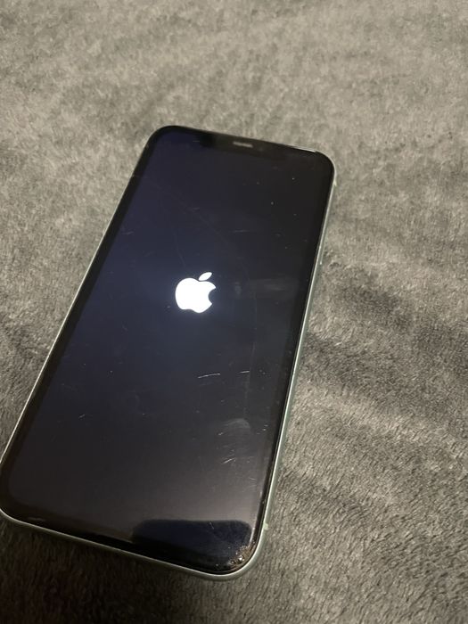 Iphone 11 64gb работи перфектно