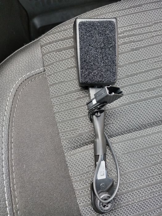 Vând pretensiometru Opel Astra j