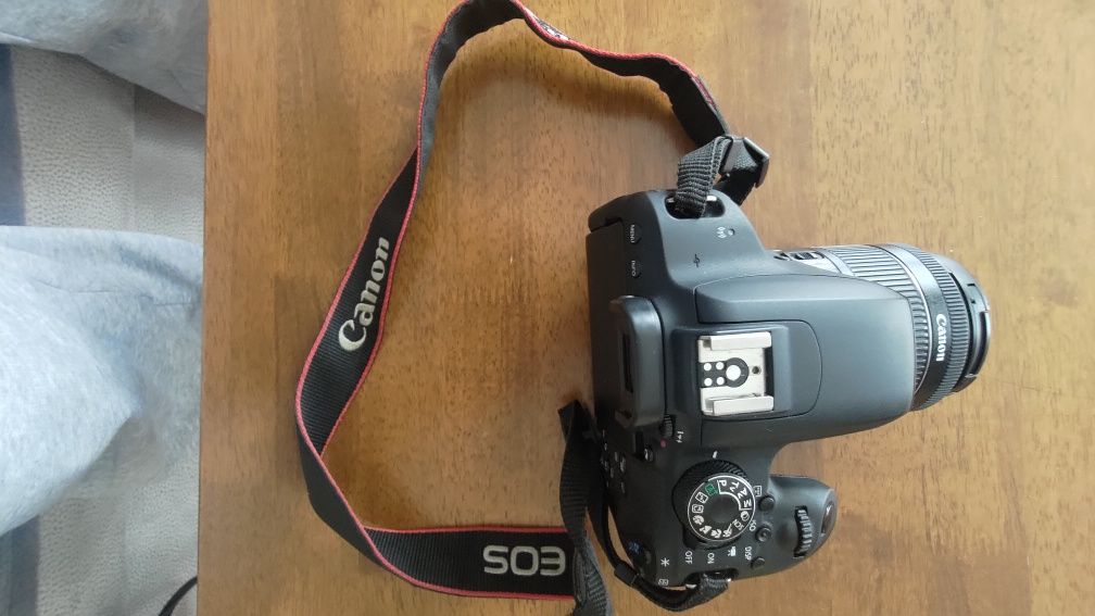 Canon 800D Kit cu 3 obiective