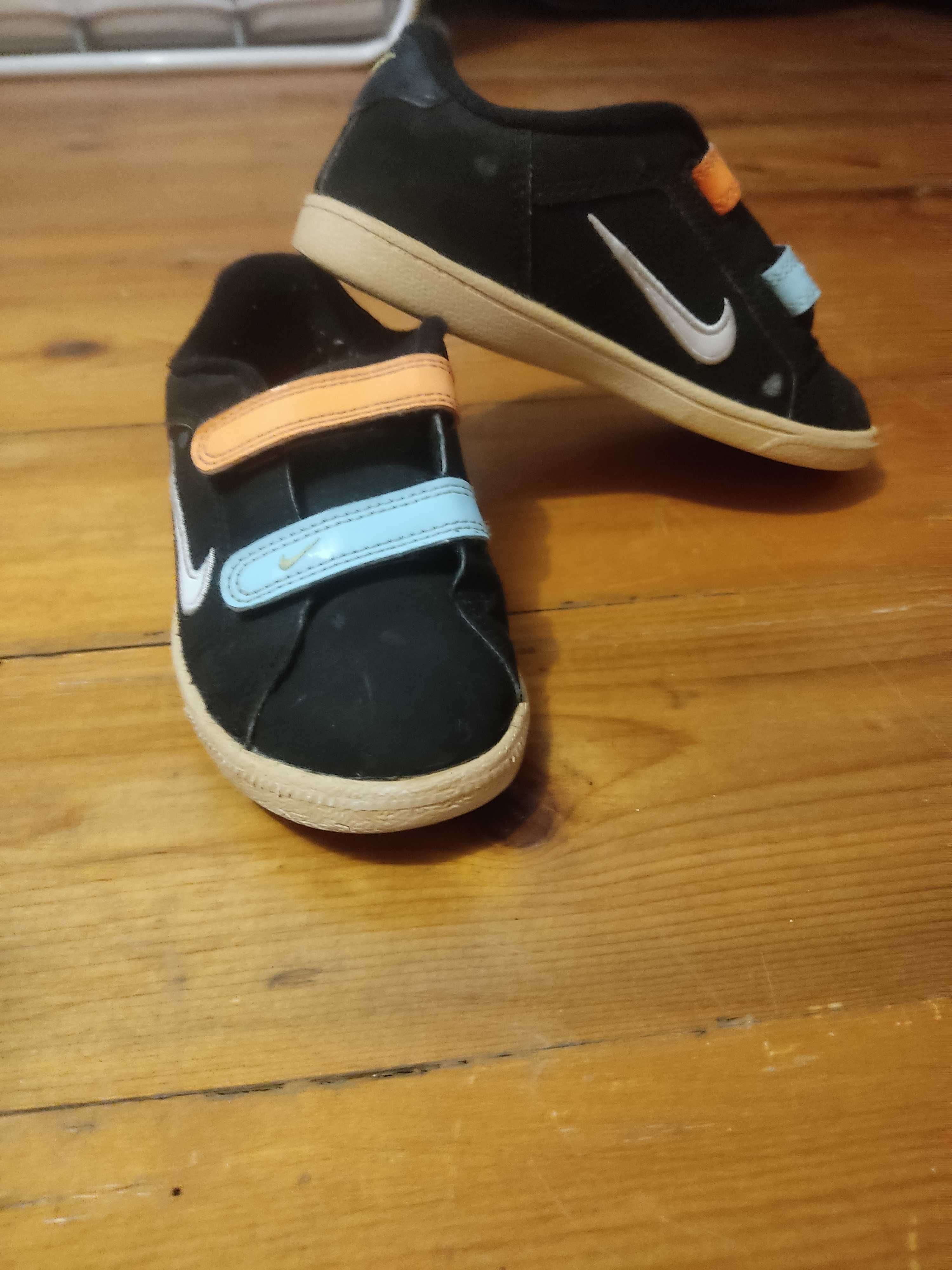 Маратонки   Nike