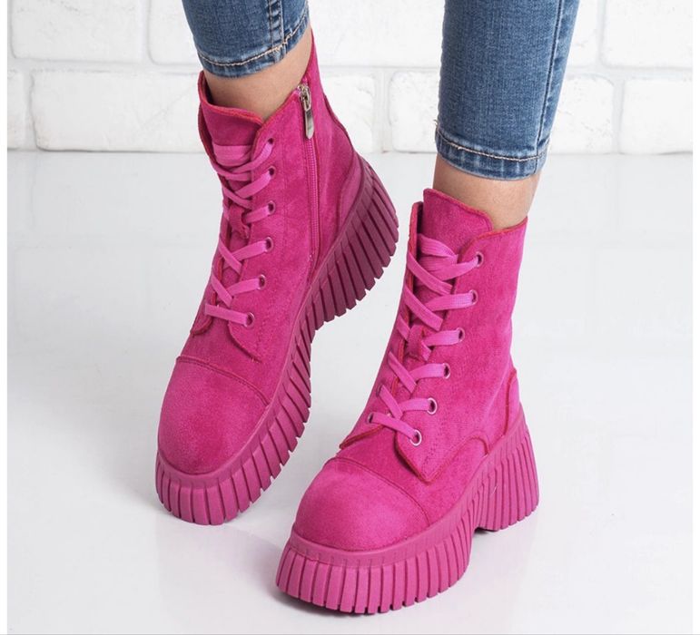 Дамски Цикламени боти велур