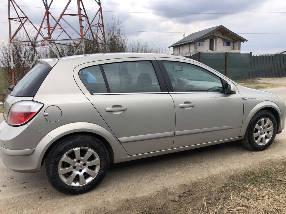 Opel astra H 1.6 benzina