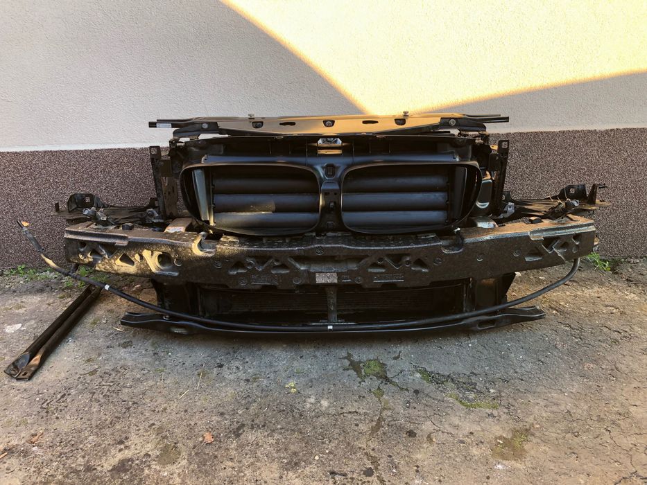 Trager BMW F10 F11 avem și de 550i