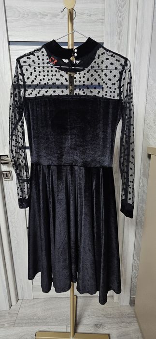Vand rochie cu mâneci transparente