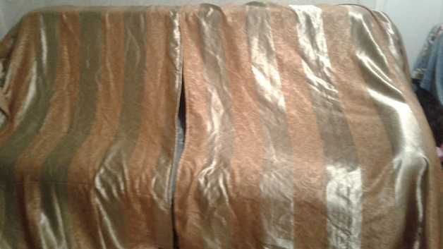 Красивые  бежевые шторы блекаут- свет не пропускают