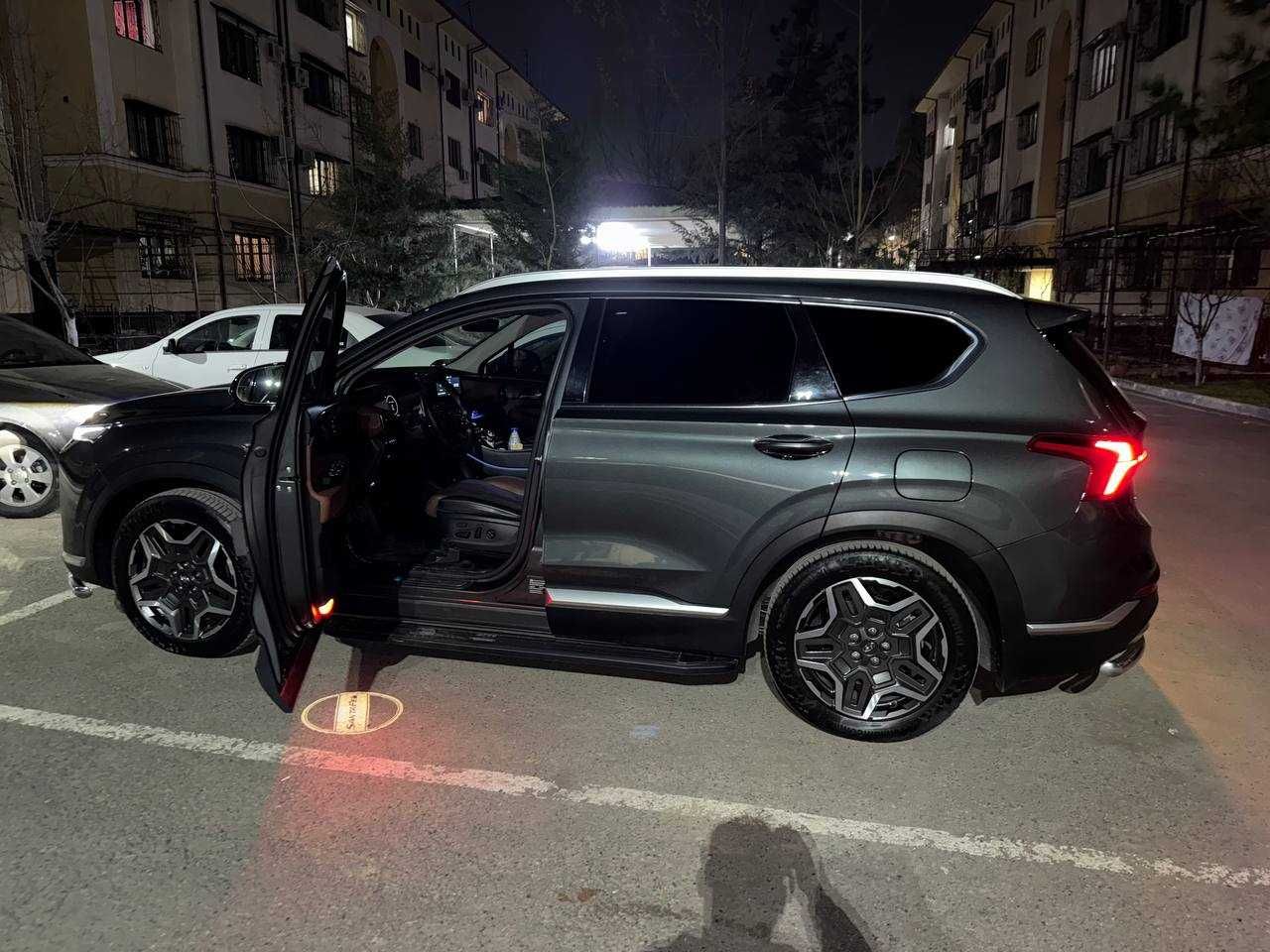 СРОЧНО Hyundai Santafe. Ideal holatda 2022 йил - 49000 Пробег Фулл Поз
