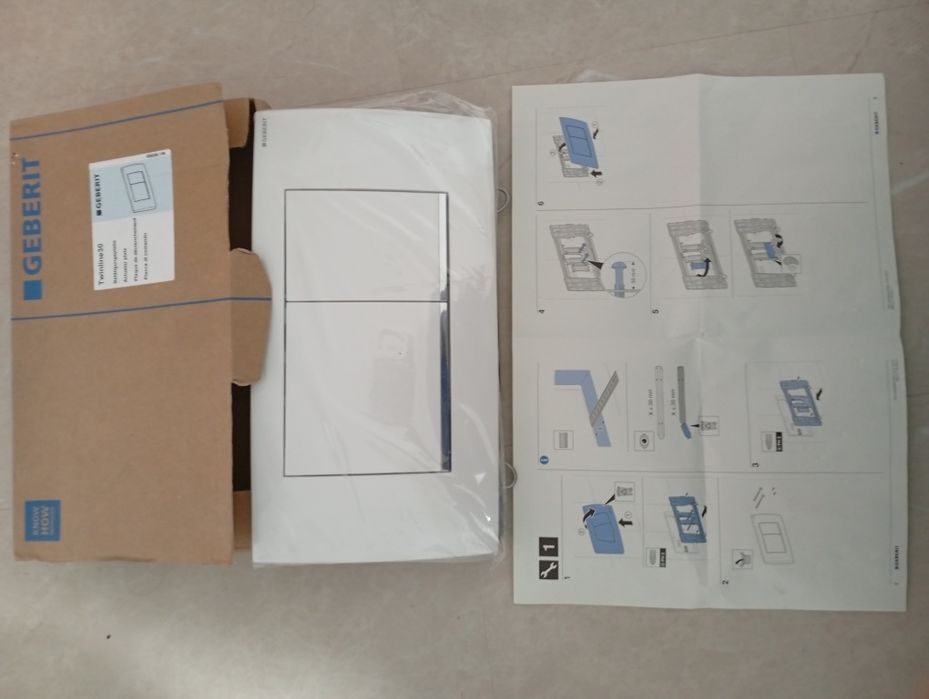 Clapă de acționare Geberit Twinline 30 cu acționare dublă, albă, croma