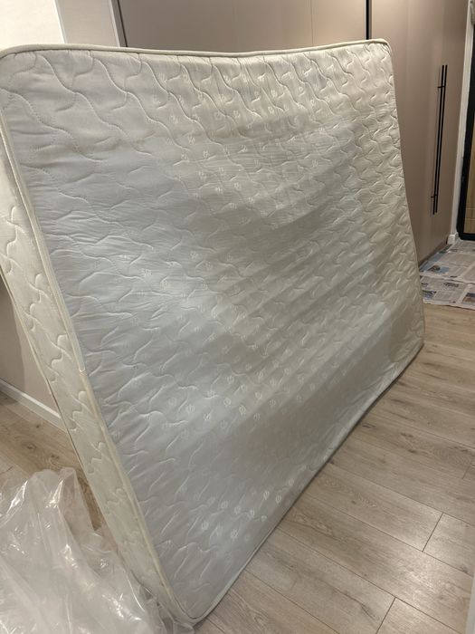 Матрас на продажу без дефектов