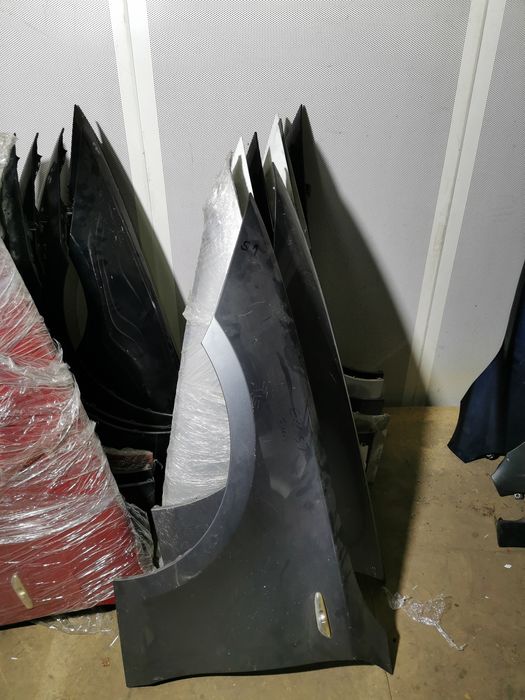 Aripa stanga bmw seria 1 e82 e88 e87 2010