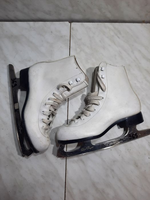 Patine gheata 369 patinaj artistic marime eu 34 ( 22 cm)