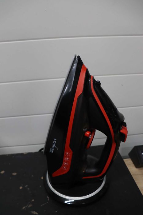 Безжична парна ютия Lehmann. станция, регулируема температура, 3000W