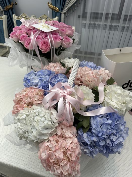 Сатылады свежи 13штук гортензи с корзиной