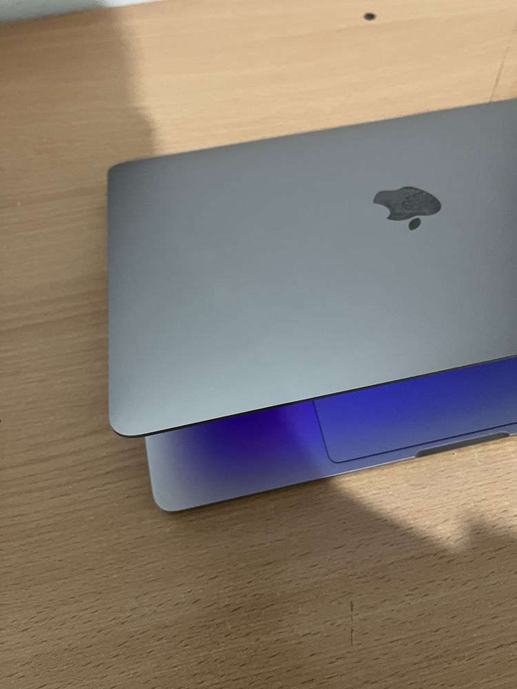 MacBook Pro M1 8/256
