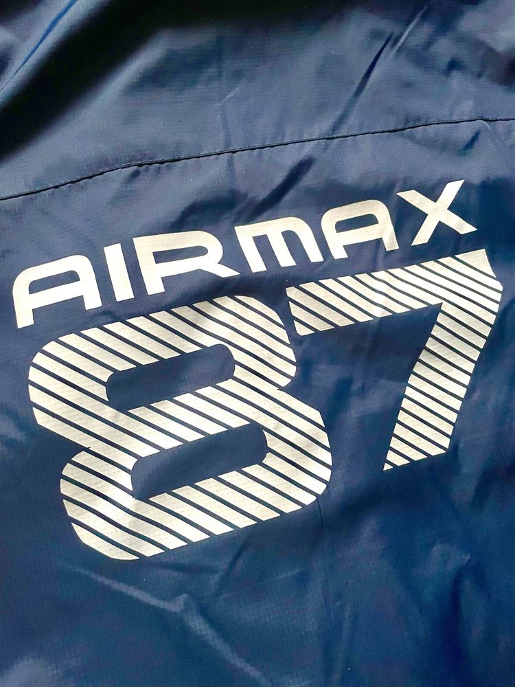 Оригинално спортно мъжко яке NIKE AIR MAX размер М