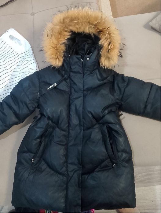 Продам куртку детскую