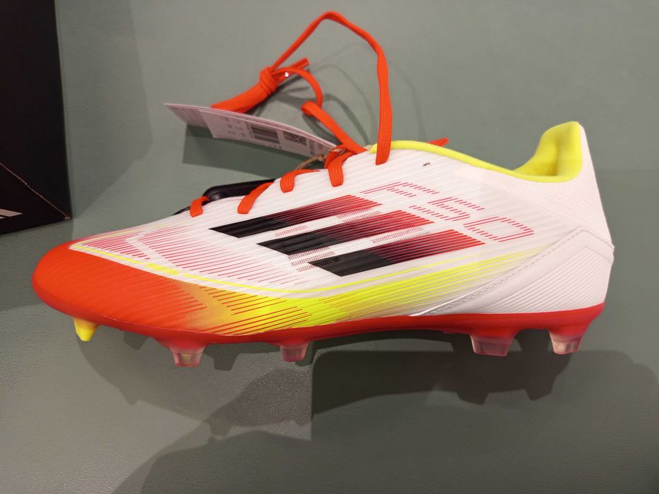 Бутонки Адидас/Adidas