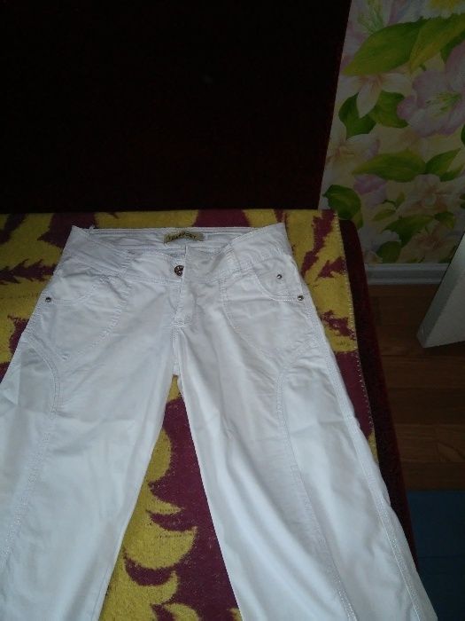 Брюки белые. продам