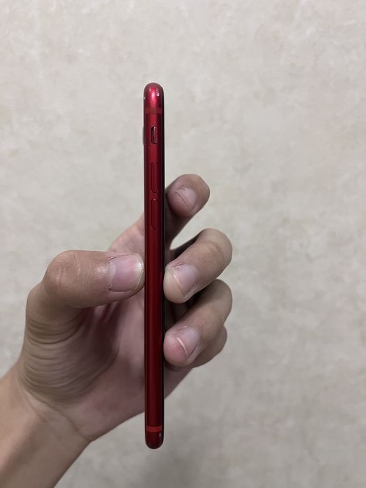Apple Iphone 8 64 GB Red color