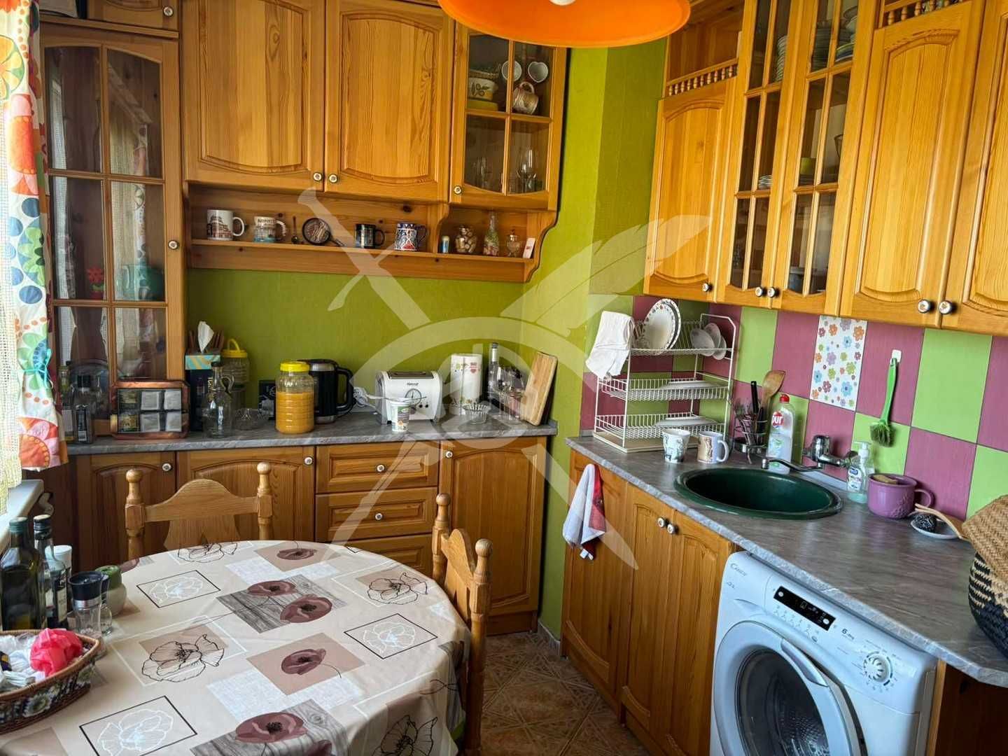 Тристаен апартамент в ж.к. Люлин 5 № 87167