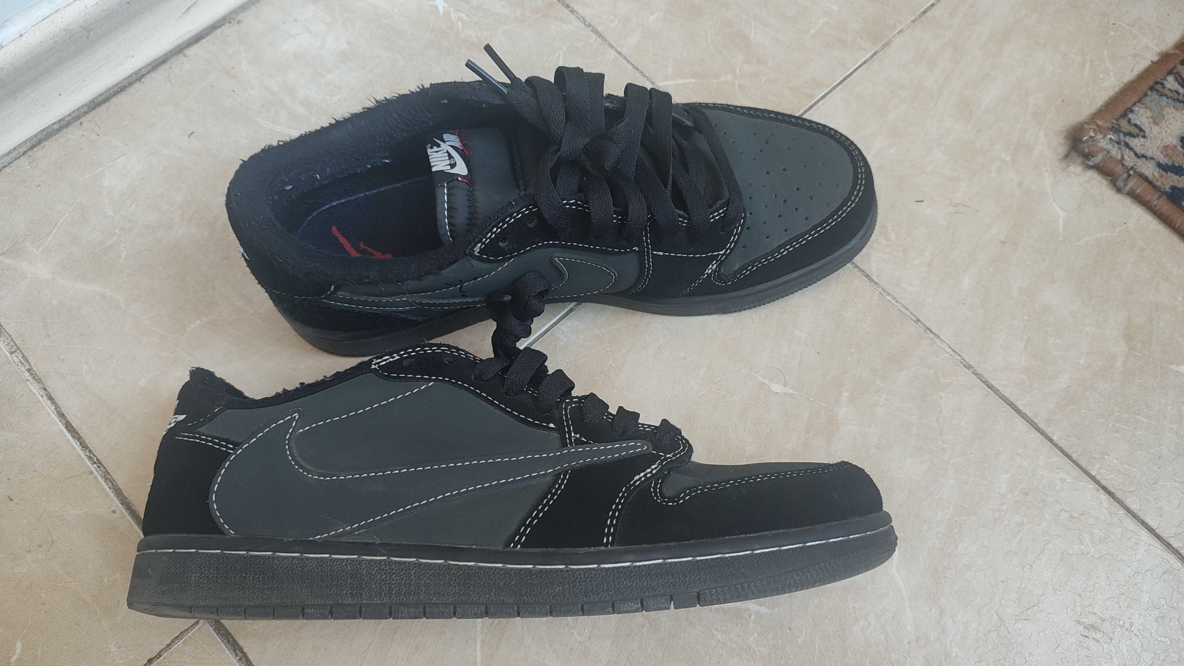 Маратонки Jordan 1 Travis Scott Black Phantom