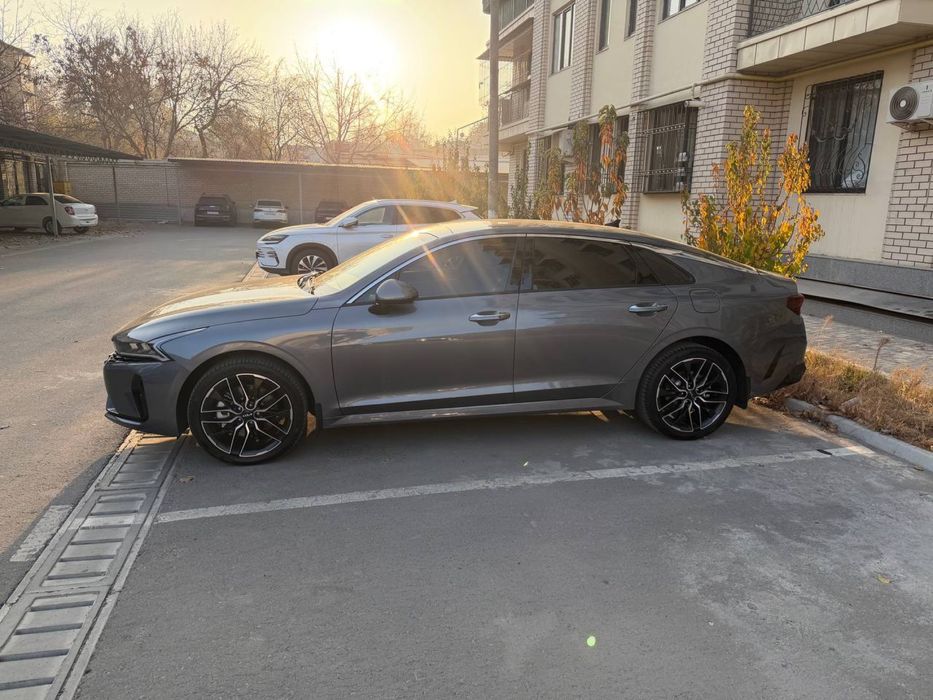 Продам Kia k5 Premium 2025 Full. Позиция