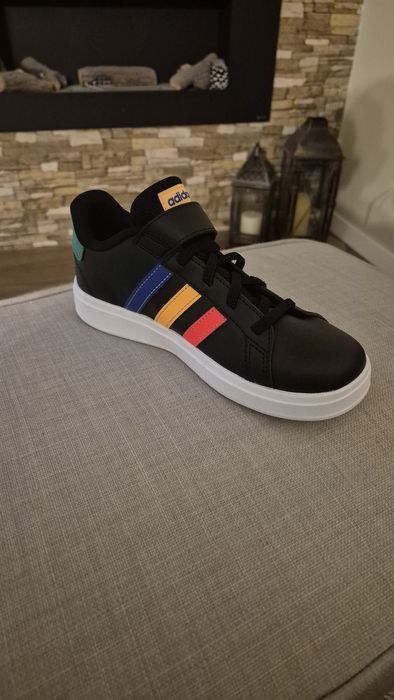 Кецове/маратонки Adidas нови