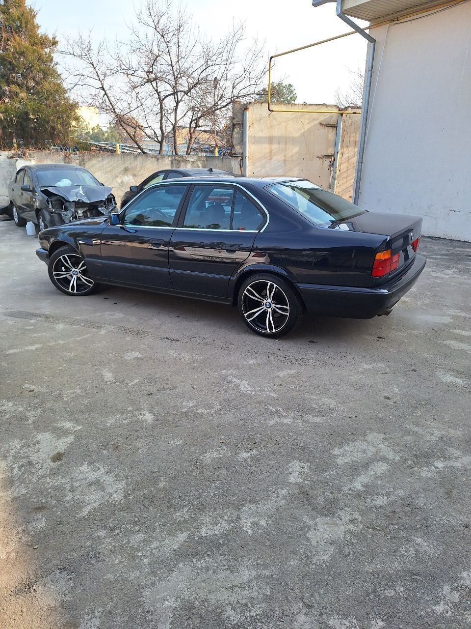 BMW E34 sotiladi