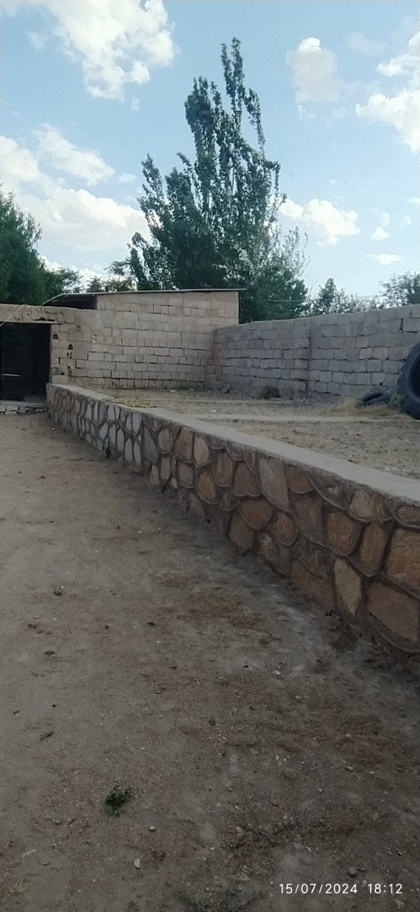 Yer Uchastka sotiladi. Kelishilgan narxda