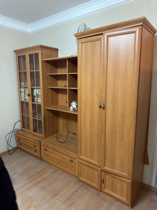 Продам стенку в хорошем состоянии . Срочно!!! В хорошем состоянии.