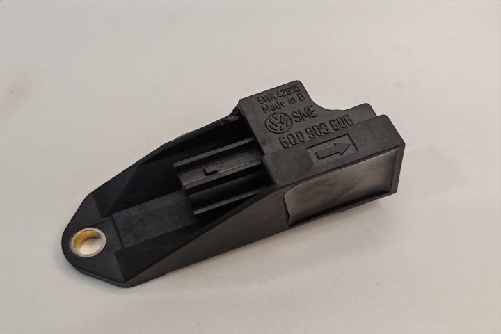 Senzor Impact 47000602 / 6Q0909606 Volkswagen VW Polo a 4-a generatie