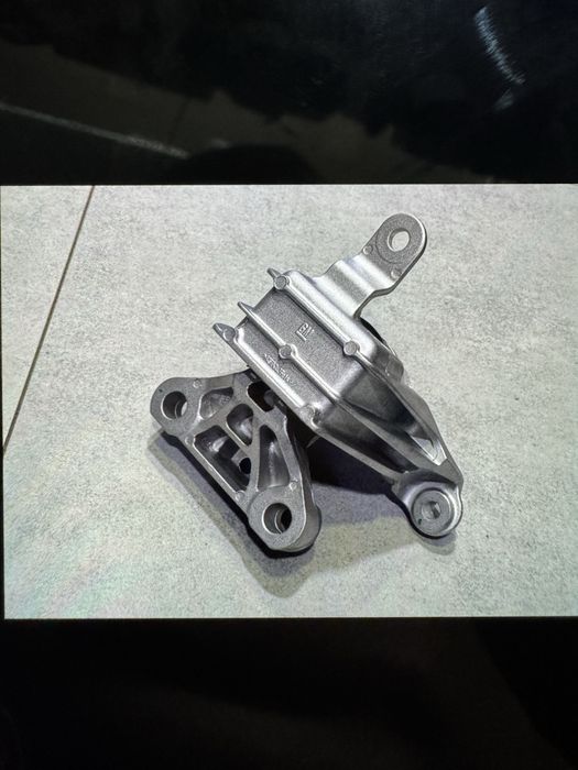 Подушка двигателя Malibu tracker onix monza tahoe traverse trailblazer