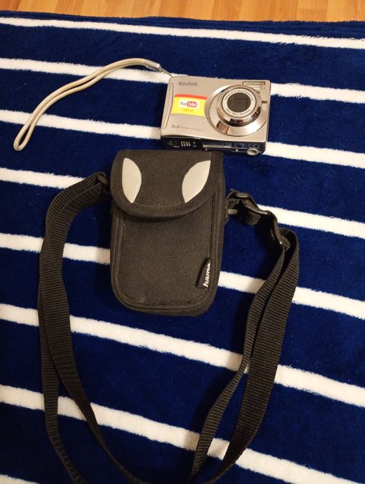 Vând aparat foto Kodak 8.2Megapixels nou